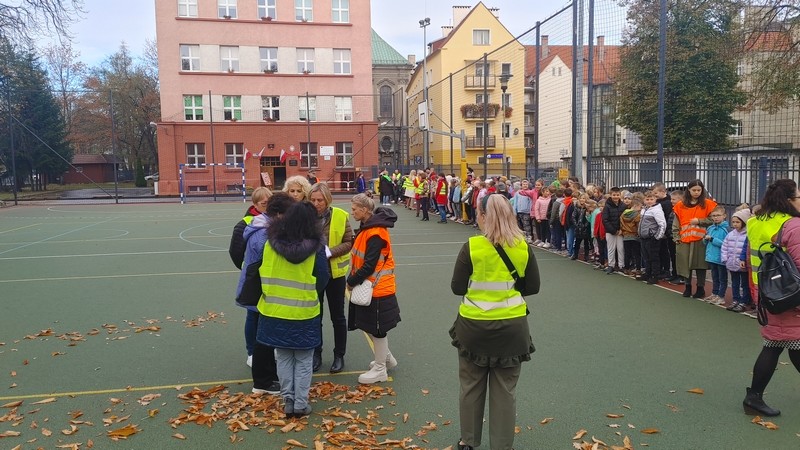 Trening ewakuacji - Szkoła podstawowa nr 5 w Nysie Szkola Podstawowa Nr 5 W Nysie