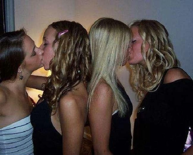 Twins Make Out With Best Friends - Picture | eBaum's World Do Best Friends Make Out