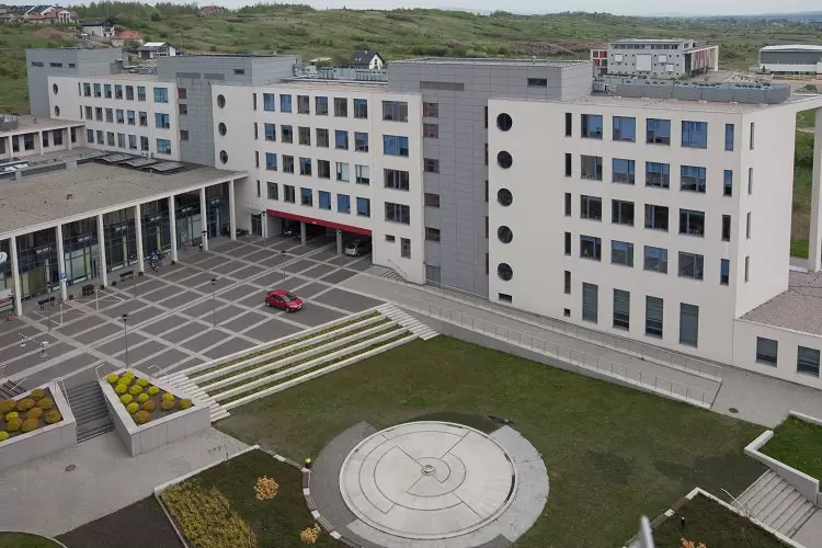 Uczelnia Uniwersytet Jana Kochanowskiego (UJK) w KielcachUczelnia Uniwersytet Jana Kochanowskiego W Kielcach Filia W Piotrkowie Trybunalskim