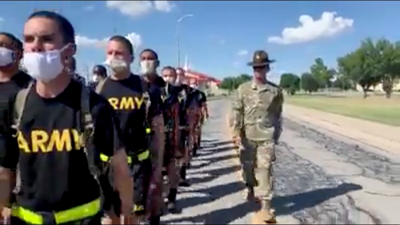 US Army Cadence - "Hi, Ho, Lock And Load" with Caption | Echo-1-31 Hi Ho Lock And Load Cadence