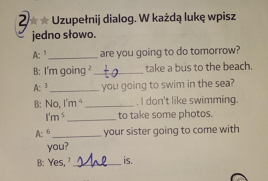 Uzupełnij Dialog W Każdą Lukę Wpisz Jeden Wyraz