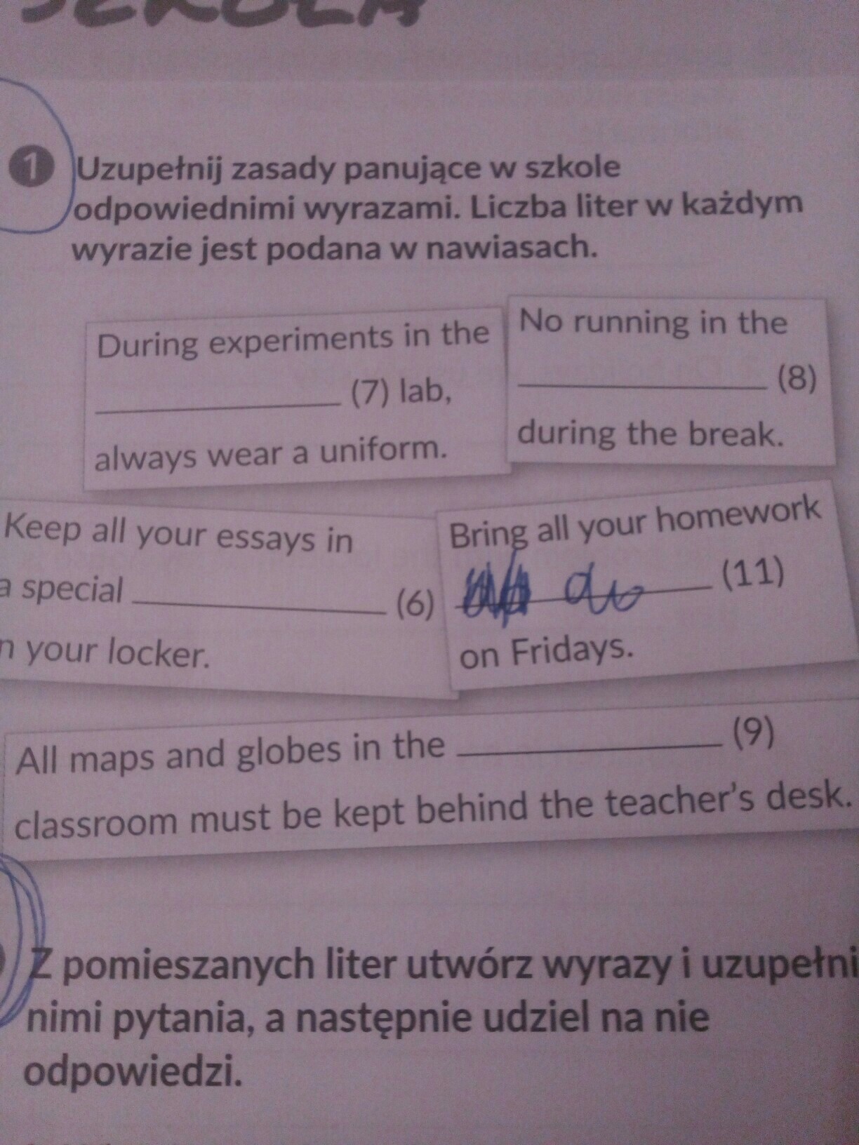 Uzupełnij Zdania Odpowiednimi Wyrazami