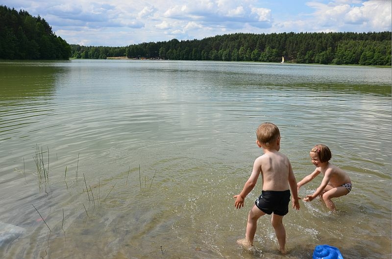 Wakacje z dzieckiem w Noclegi Kaszuby, Wdzydze, woj. pomorskie, Domki W Wakacje Ola Z Rodzicami Odwiedzila Kaszuby