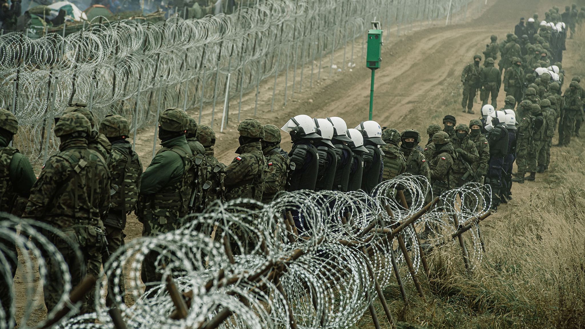 What is causing the migrant crisis at the Belarus-Poland border Kryzys Na Granicy Polski Z Białorusią