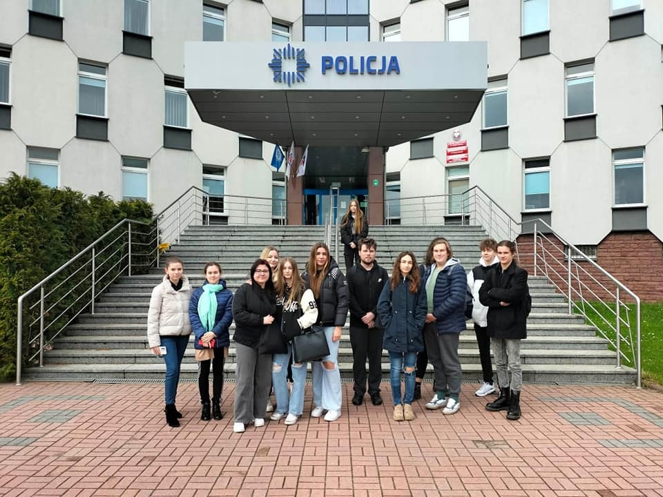 Wizyta studyjna w komendzie miejskiej policji. – I Liceum Lo Im Juliusza Słowackiego W Częstochowie