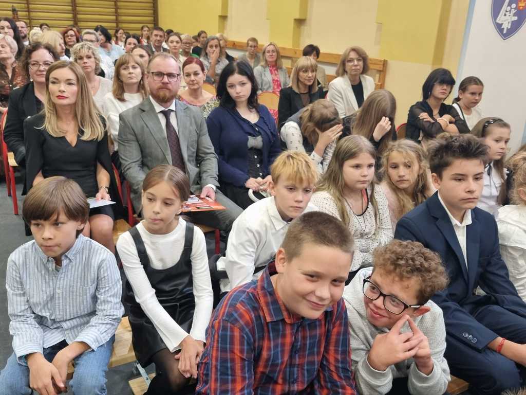 Wspomnień czar. 65-lecie Publicznej Szkoły Podstawowej Nr 4 - Starogard Szkoła Podstawowa Nr 4 W Starogardzie Gdańskim