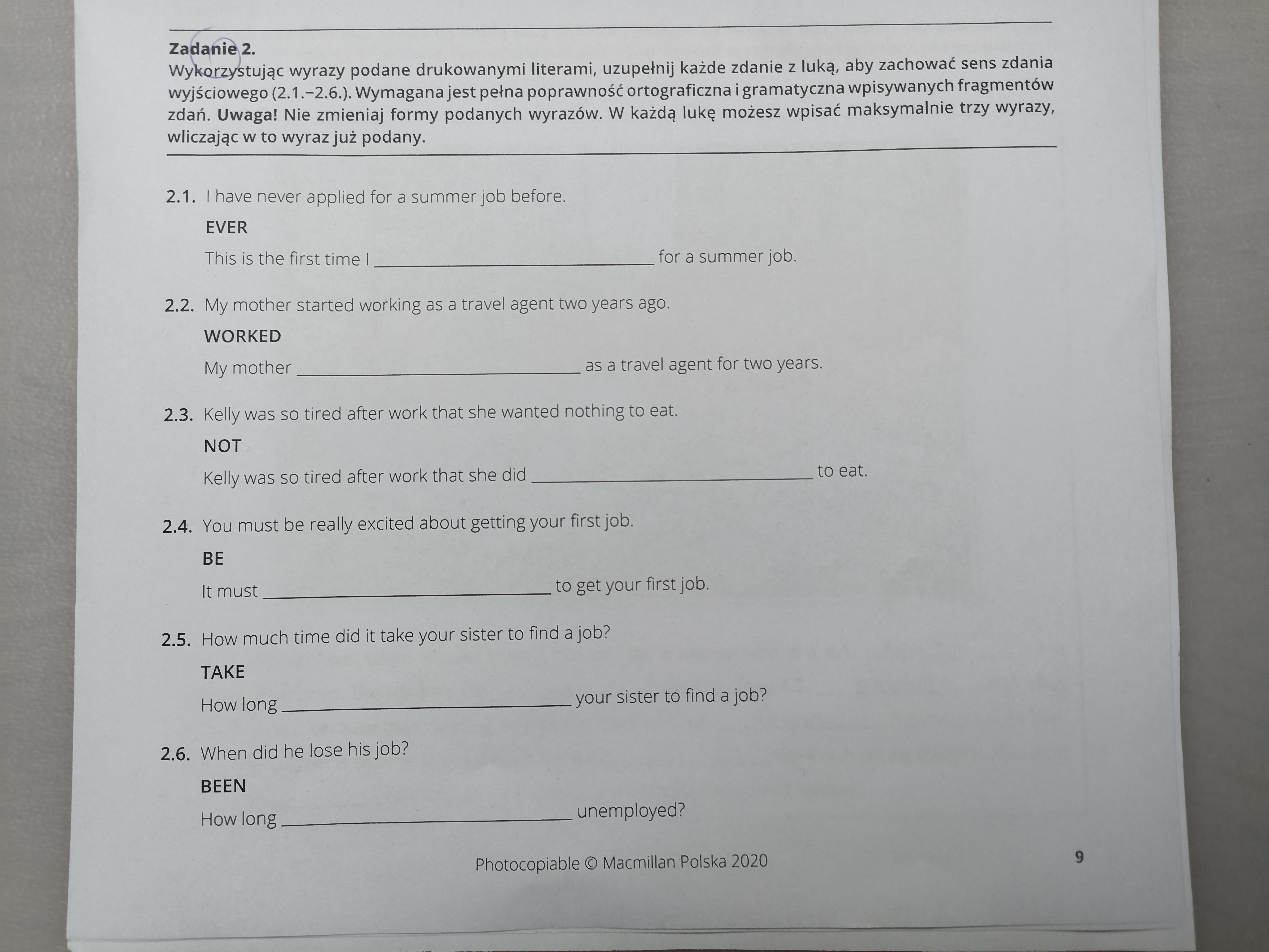 Wykorzystując wyrazy podane drukowanymi literami uzupełnij każde zdanie Wykorzystujac Wyrazy Podane Drukowanymi Literami