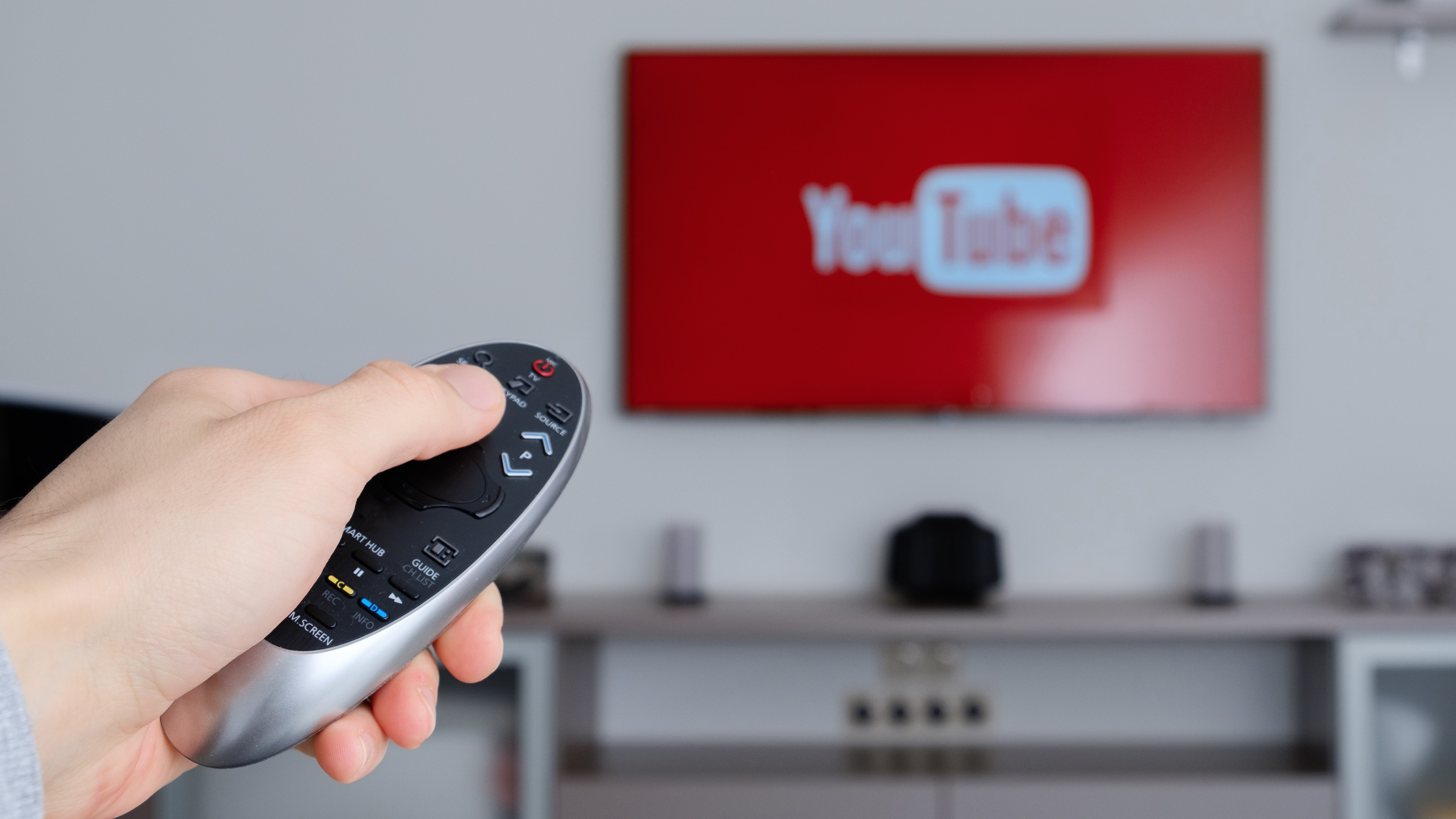 YouTube TV refreshed UI makes video watching more engaging for users Https Www Youtube Com Watch V 1wgktojnva8