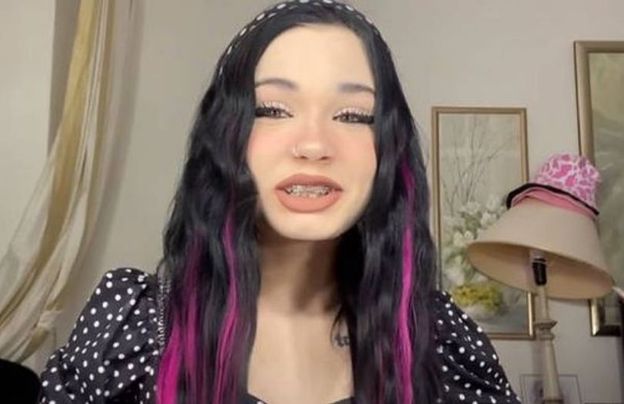 Queen Of The Black Pociela Sie Zdjecia