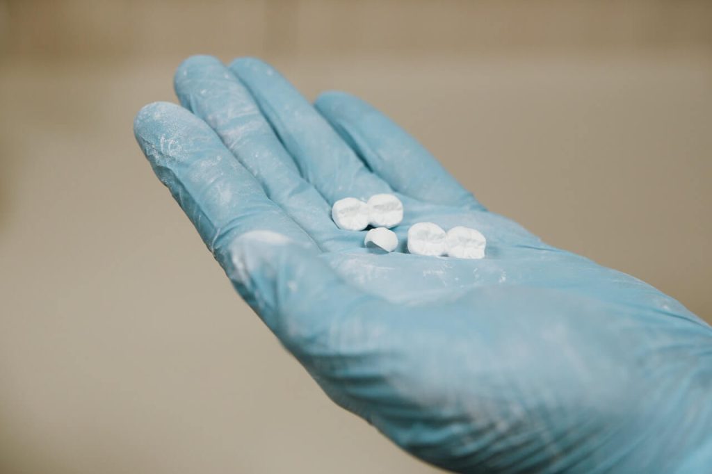 Z czego robi się plomby dentystyczne? – Dobra Protetyka Z Czego Sie Robi Plasteline