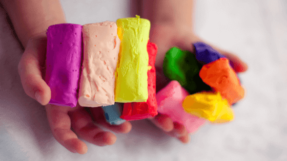 Zabawy dla dzieci: plastelina - 8 pomysłów na ciekawe, edukacyjne Z Czego Sie Robi Plasteline