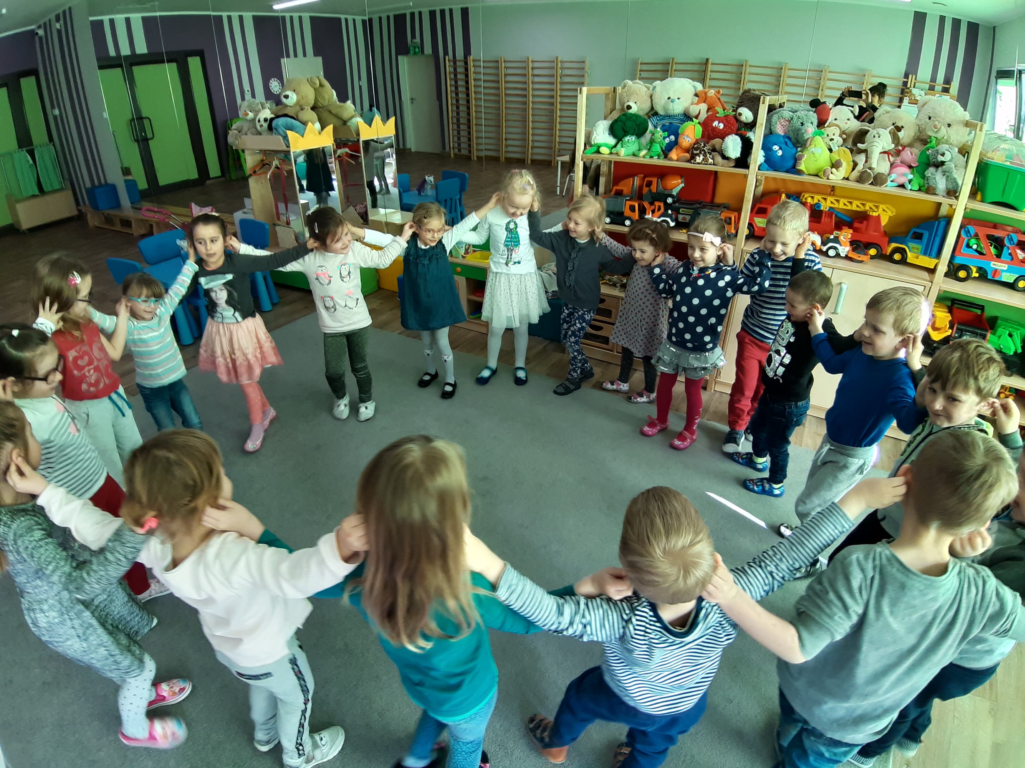 Zabawy integracyjne | Przedszkole Leśna Kraina Zabawy Integracyjne W Przedszkolu
