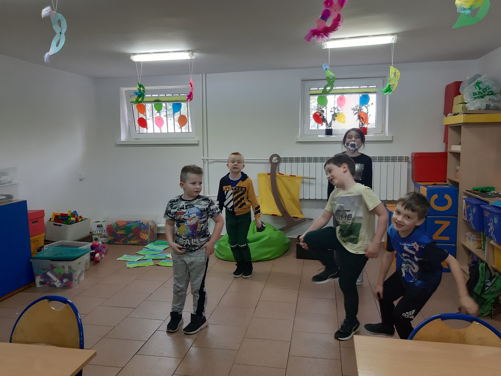 Zabawy ruchowe w świetlicy szkolnej Zabawy Na świetlicy Szkolnej Chomikuj