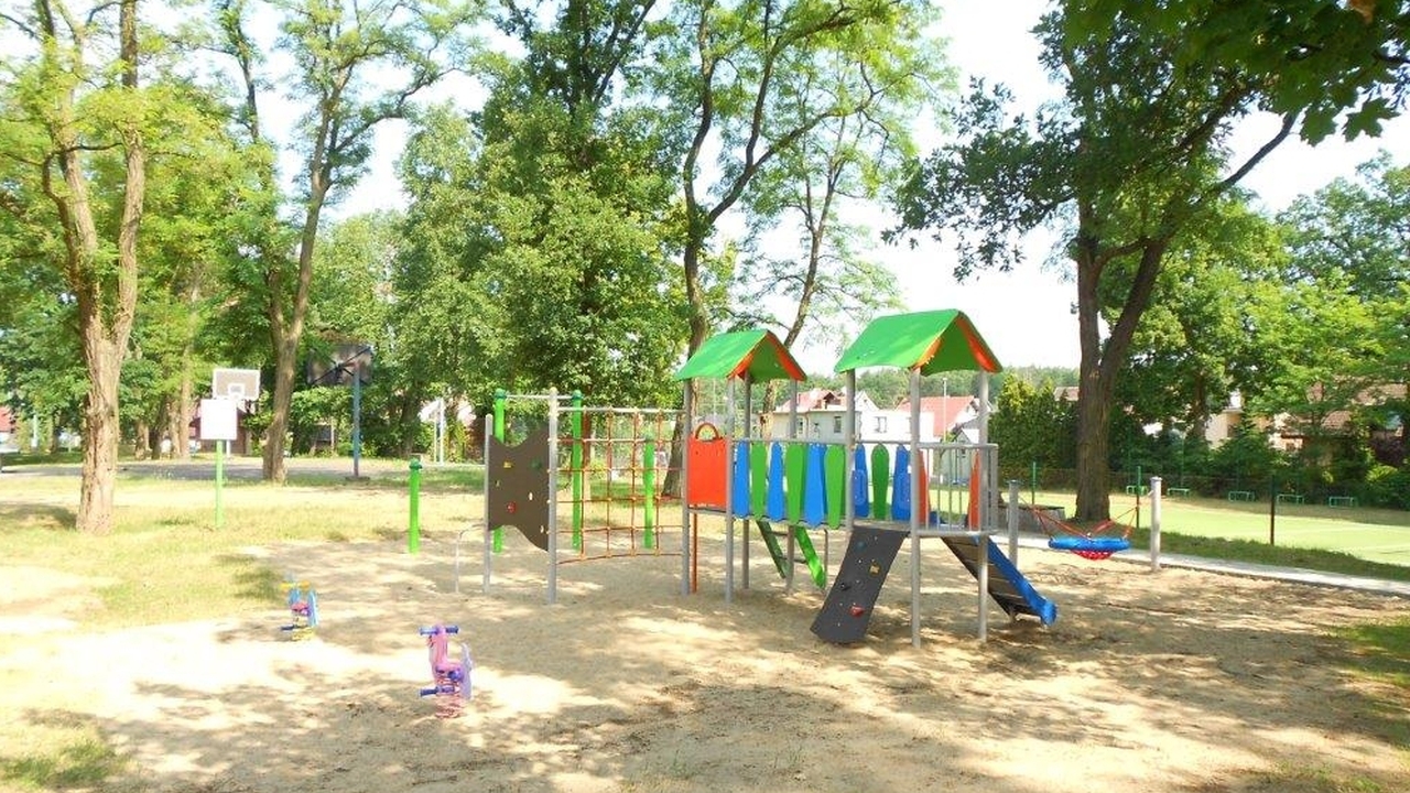 Popatrz Na Rysunek Obok Z Lipy Do Wesolej