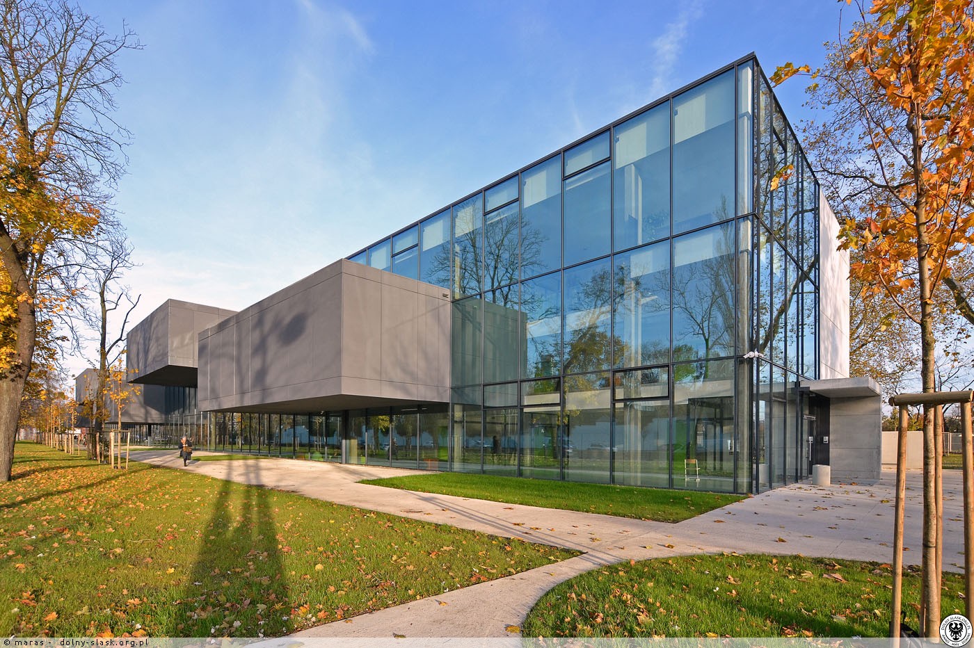 Zespół Szkół Ogólnokształcących nr 5, ul. Kuronia Jacka, Wrocław - zdjęcia Liceum Ogolnoksztalcace Nr 5 Wroclaw