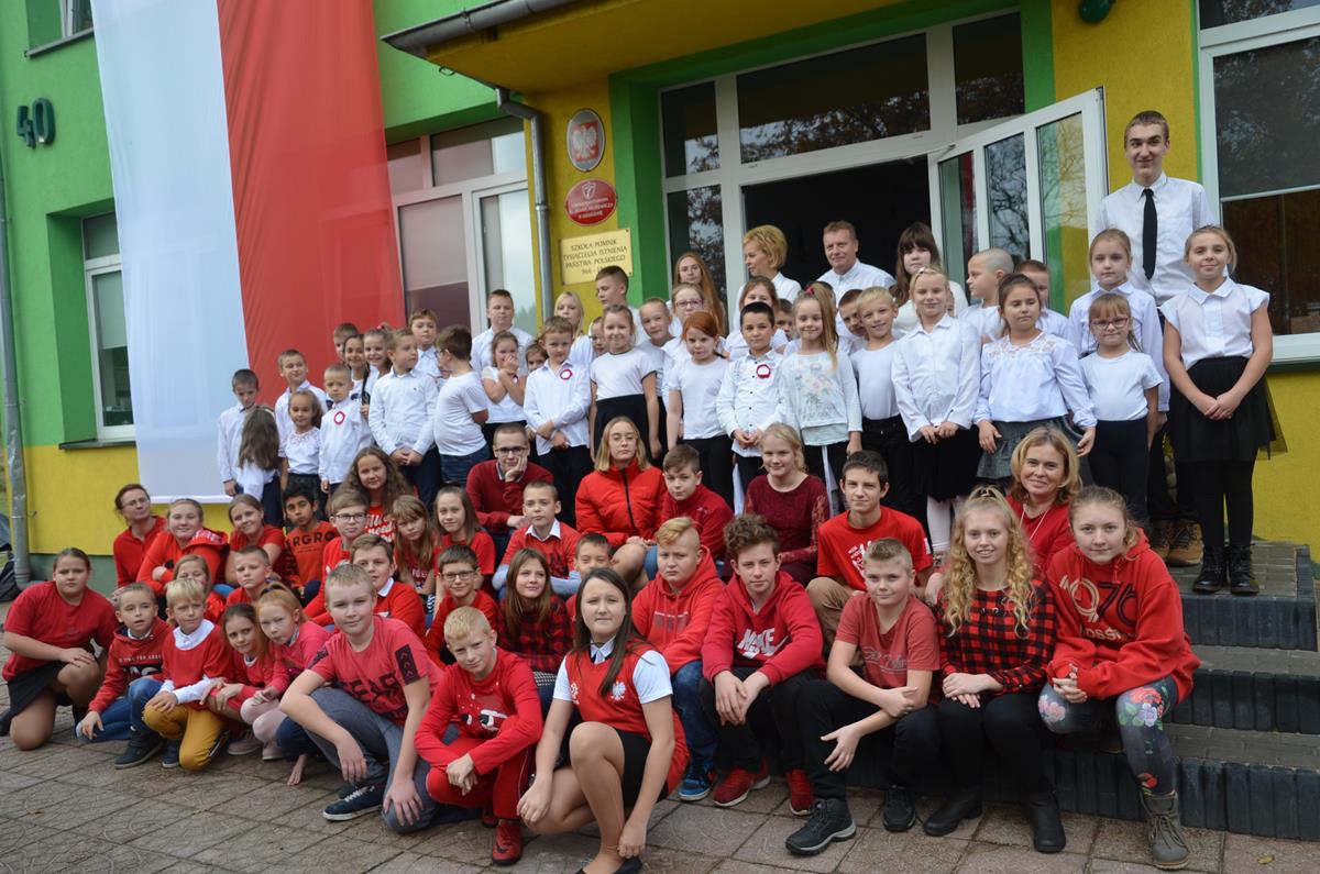 Szkoła Podstawowa Im Adama Mickiewicza W Gogolewie