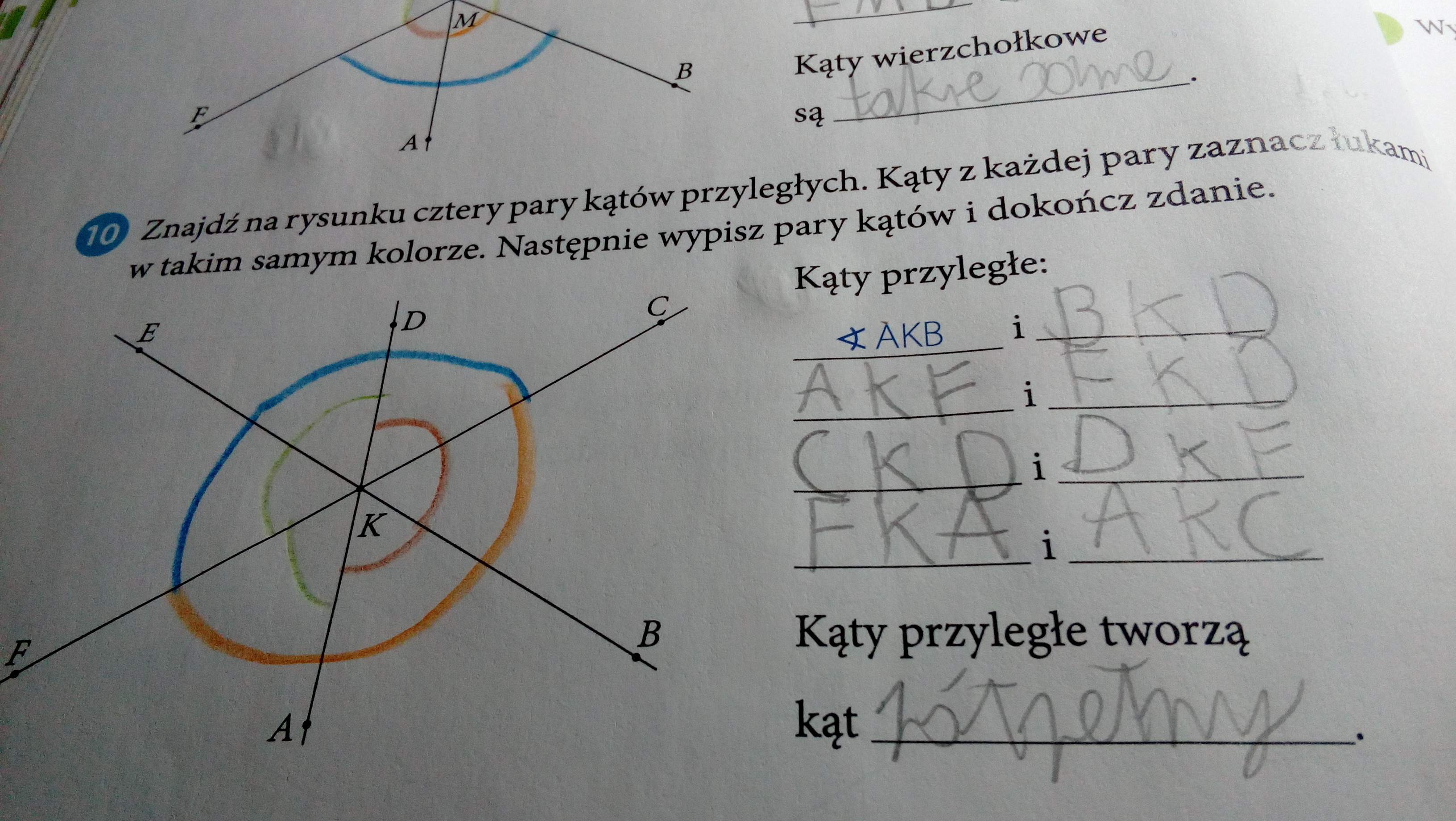 Znajdź na rysunku cztery pary kątów przyległych kąty z każdej pary Znajdź Na Rysunku Cztery Pary Kątów Wierzchołkowych