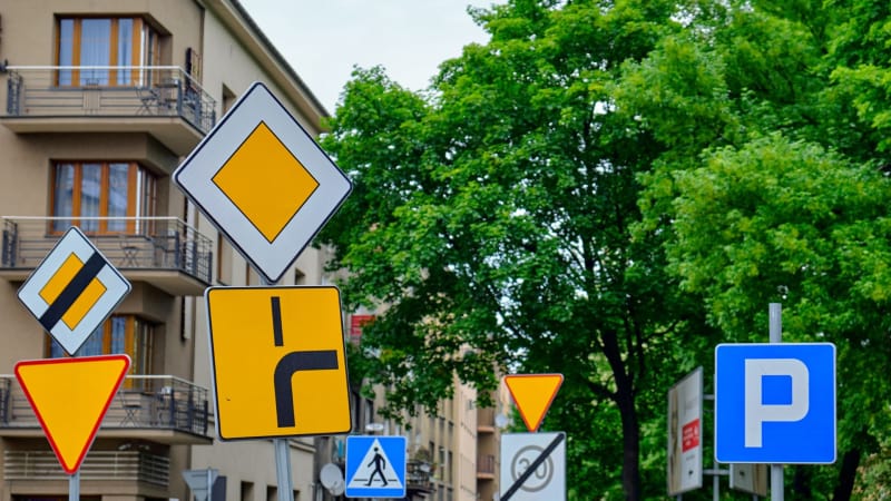 Znaki drogowe: Klucz do bezpiecznej jazdy Nauka Znaków Drogowych Na Prawo Jazdy